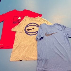 NikeT-Shit bundle Boys size Large